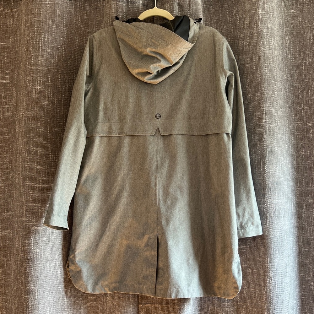 Mondetta brand tailored gray hooded women's zippered raincoat - size Large - Picture 8 of 16